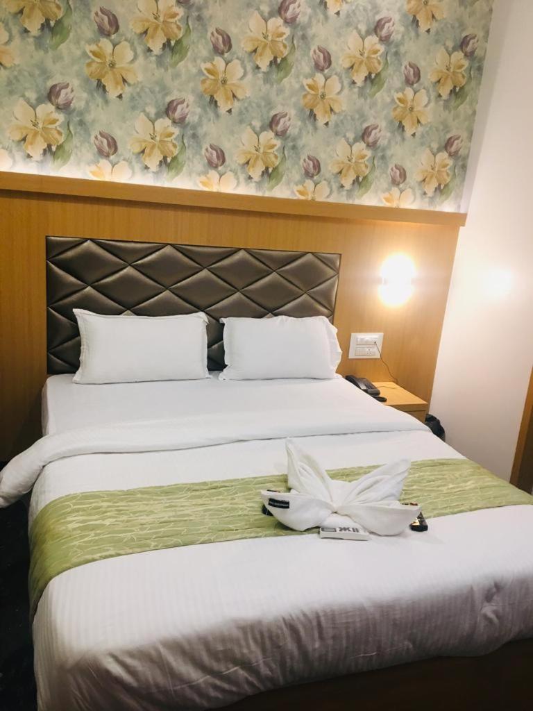 Glitz Hotels The Ar Residency - Nr Thane Railway Station エクステリア 写真